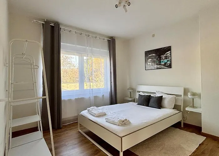 Apartment Vintage Station Ans