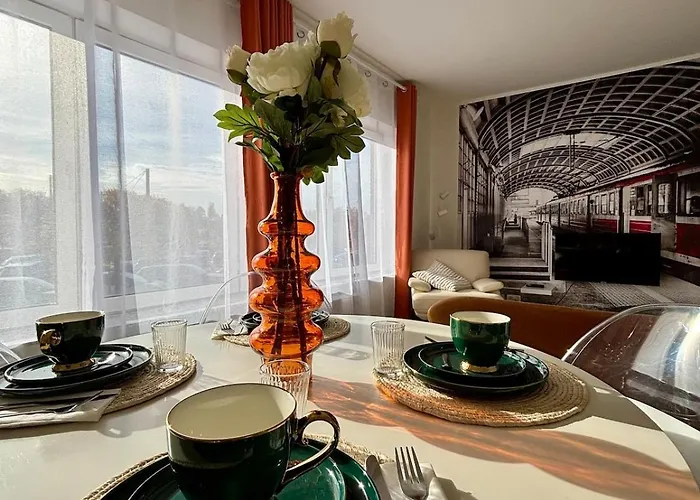 Vintage Station Apartment *